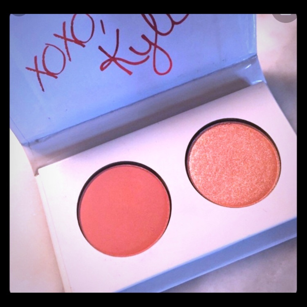 KYLIE Cosmetics Ltd Edition KISS ME Mini Eyeshadow
